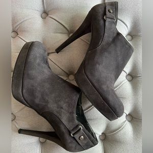 Stuart Weitzman, grey suede booties. Size 9